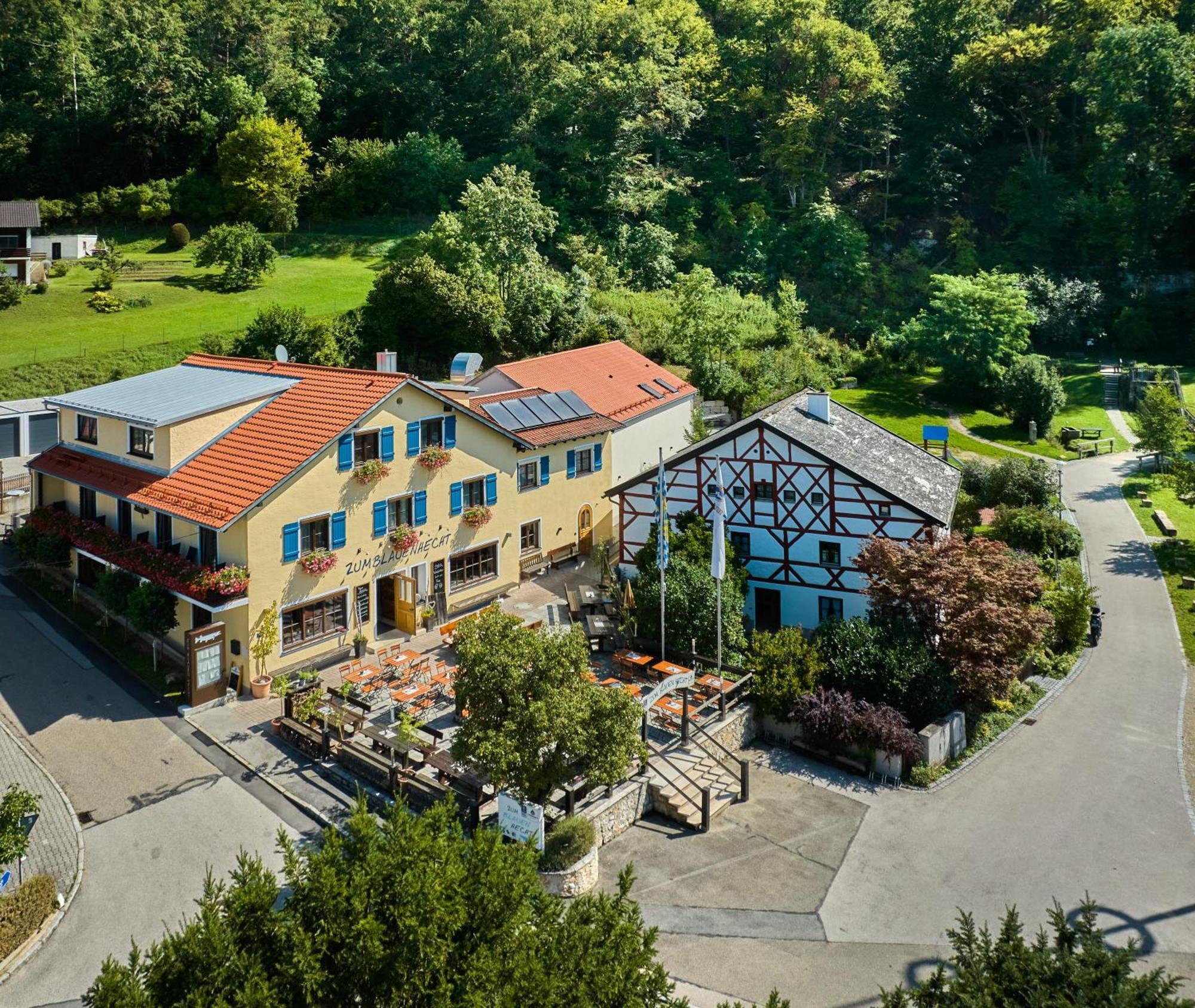 Zum Blauen Hecht Hotel Kipfenberg Exterior photo